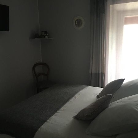 Hotel L'Un Des Sens Villefranche-de-Lonchat Exteriér fotografie